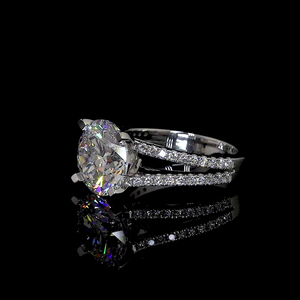 Bague en or 14k avec diamant rond, pavé fendu, élégance - Product Image 2