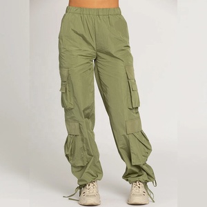 Vente chaude de pantalons cargo en polyester de haute qualité pour femmes derniers vêtements de travail avec plusieurs poches style avant plat en usine - Product Image 1