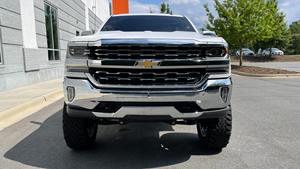 Chevrolet Silverado 1500 2017, quatre roues motrices, moteur V8 Ecotec3 5,3 L, boîte automatique, double cabine, pick-up - Product Image 4