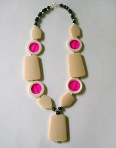 สร้อยคอลูกปัดเรซินสีแดงแตกลูกปัดขนาดใหญ่ TCE cred ทำด้วยมือ100G ทำในอินเดีย - Product Image 1