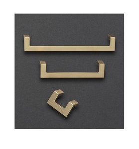 Poignée de porte d'armoire faite à la main en métal vintage poignée de garde-robe poignée de porte serrures de porte à des prix raisonnables de l'Inde - Product Image 1