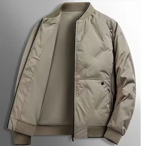 Chaqueta acolchada de invierno de estilo callejero con cuello levantado Tela de lana sólida Servicio OEM disponible Tamaño XS Reversible Liso teñido - Product Image 3