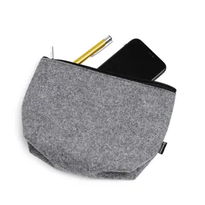 Borsa da Toilette Personalizzata Crown Point in RPET, Gadget Personalizzati - Product Image 1