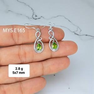 Pendientes de Plata de Ley 925 y Pendientes de Piedra Preciosa de Peridoto, Pendientes de Plata Facetados - Product Image 1