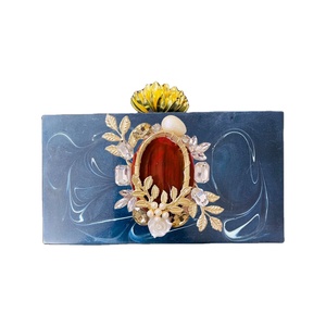 Best Quality Transparent <b>Resin</b> Clutch Bag Women Luxury Evening Bags Pearl Chain Small <b>Clear</b> Purses Low Price Weddings Handbags - Product Image 1