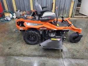 เครื่องตัดหญ้า Husqvarna R 316TsX คุณภาพพรีเมียม ระบบขับเคลื่อนสี่ล้อ ใช้เชื้อเพลิงเบนซิน/แก๊สโซลีน พร้อมจำหน่ายในราคาถูก - Product Image 3