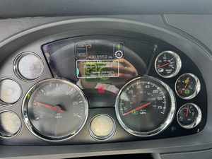 Camión Semirremolque T680 con Cabina Dormitorio 2020, Precio Mayorista, Techo Elevado, 450HP, Transmisión Automática de 12 Velocidades, Entrega a Domicilio en Todo el Mundo - Product Image 2