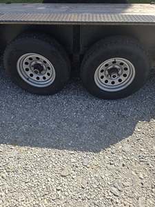 Semirremolque de Plataforma Plana de Acero Usado de 30 Toneladas para Transporte de Materiales de Fábrica - Product Image 3