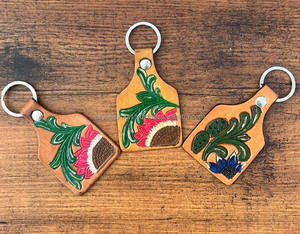 Porte-clés en cuir taillé sculpté à la main Porte-clés en cuir de forme exotique mignon Accessoires en cuir taillé Porte-clés mignons pour unisexe - Product Image 3