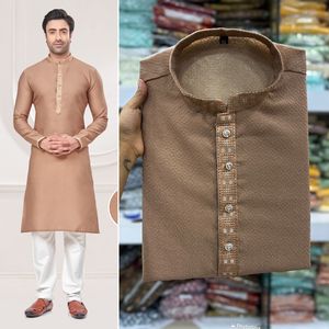 Nuevo 2024 último traje de diseñador Evergreen increíble color pesado seda Jacquard Kurta con trabajo de bordado pesado exportador mundial - Product Image 5