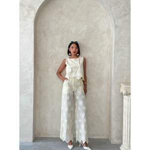 Blusa sin Mangas Bordada para Mujer - Producto al por Mayor - Product Image 1