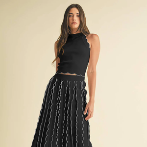 Débardeur court en maille noire avec bord festonné et design côtelé doux pour femme - Product Image 3