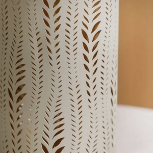 Nouveautés Décorations Maison et Événements : Bougeoirs en Fer de Luxe avec Poignées en Cuir, Faits Main, Durables pour Noël et Pâques - Product Image 6