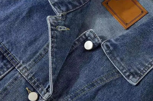 Vestes en jean pour hommes personnalisées de haute qualité 2025, décontractées, couleur unie, poche personnalisée, style d'hiver, col long sans col, devant - Product Image 4