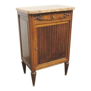 Exquisita mesita de noche de caoba de estilo francés con lujosa tapa de mármol y detalles tallados a mano, mesita de noche perfecta para Elegan - Product Image 1