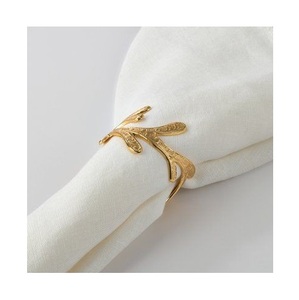 Diseño de hoja para decoración de mesa y decoración de eventos Anillos de servilleta de metal de Venta caliente en acabado dorado - Product Image 2