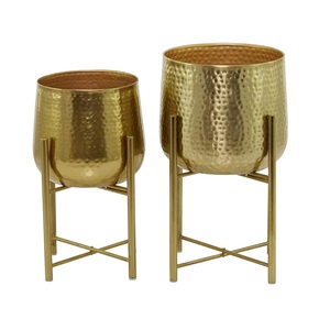 Pots de fleurs blancs uniques avec support doré Pots de fleurs décoratifs pour la maison de taille personnalisée avec support élégant pour hôtel à faible coût - Product Image 3