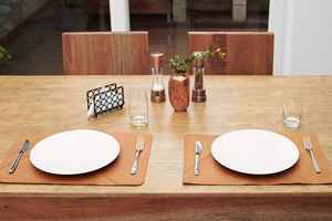 Mantel Individual de Cuero Genuino Antideslizante para Mesa de Comedor de Restaurante, Impermeable, Fácil de Limpiar, Resistente a Olores, Resistente y Cómodo LPM-0011 - Product Image 4