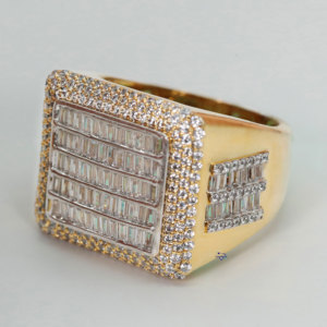 Anillo de Hip Hop redondo y Baguette de lujo elaborado con Plata de Ley 925 con diamante de moissanita de claridad VVS mejorada - Product Image 3
