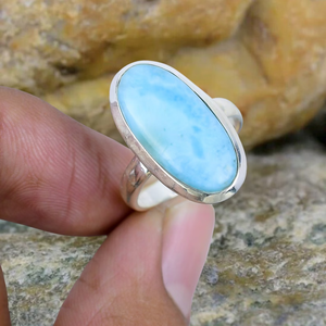 Anillo Larimar, piedra preciosa de Plata de Ley 925, anillo de cristal hecho a mano, piedra natal, joyería hecha a mano, regalo perfecto de aniversario - Product Image 1
