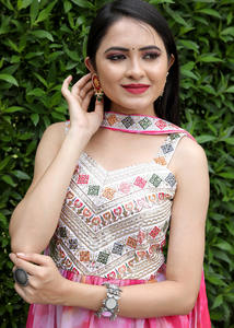 Ensemble Sharara rose Fabzone, vêtements Salwar Kameez - Product Image 4