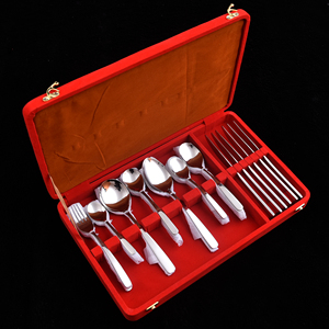 Ensemble de couteaux et de couverts de qualité professionnelle, couverts de cuisine robustes pour un usage domestique, 4 personnes, faible MOQ - Product Image 1