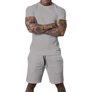 Ensemble t-shirt et short de survêtement d'été pour hommes de haute qualité manches courtes et 2 poches respirant-Vente en gros - Product Image 1