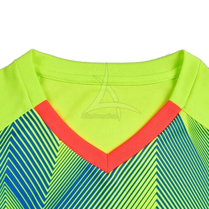 Ensemble de maillot de football classique pour hommes avec logo personnalisé, tissu doux, respirant, léger, 100% polyester, couleurs personnalisées - Product Image 2