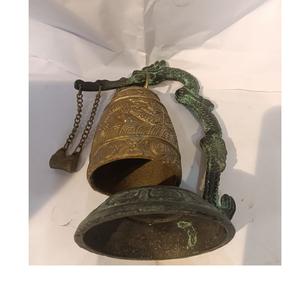 Fournisseur en gros Fabricant de cloches à main en métal Finition polonaise brillante Forme ronde Manche en bois de qualité authentique - Product Image 1