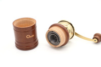 Vintage retro-stijl handmatige koffiemolen, draagbare gietijzeren houten roestvrijstalen handbediende zakelijke molen