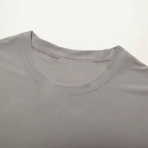 Rashguard de compression à manches courtes et à séchage rapide pour hommes Respirant Gym Workout Sports 100% Polyester Eco-Friendly Anti-Bacterial - Product Image 3