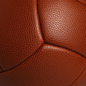 Pallone da calcio in pelle sintetica antico vecchio stile retrò per regalo, espositore promozionale o Vintage sport da collezione - Product Image 5