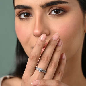 Anillo de Compromiso CLARA 925 de Plata de Ley con Corazón Alfie, Anillo Romántico para Hombre con Racimo de Platino, Diamantes y Rodio, Talla Ajustable - Product Image 3