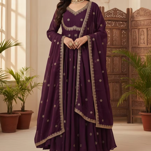 Traje Anarkali de Georgette Morado Premium de Unity Luxure con Dupatta, Conjunto Festivo y de Boda con Bordado Intenso - Product Image 1
