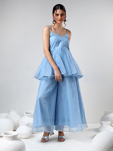 Conjunto de Organza Azul Cielo con Peplum y Pantalones Palazzo Acampanados para un Look Elegante en Fiestas y Eventos, Conjunto con Cuello en V - Product Image 6