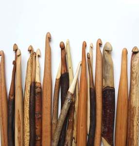 Crochet en bois extra long de 6,7 pouces à forte demande avec poignée ergonomique simple pour le tricot à la main et la couture à la main, abordable - Product Image 6