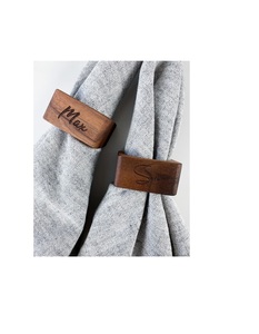 Ronds de serviette en bois de pays rustiques accessoires en bois stockés pour les mariages et les occasions spéciales - Product Image 2