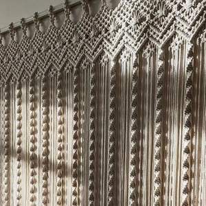 Tenture murale bohème en macramé fait main, rideau en rotin pour décoration de couloir, motif vertical et abstrait pour mariage ou usage domestique - Product Image 2