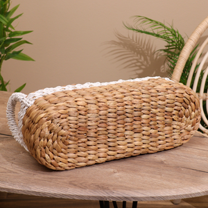 Cesta de Almacenamiento Rectangular Tejida a Mano de Jacinto de Agua / Contenedor Decorativo Tejido Largo con Ribete Blanco en Contraste y Asas Integradas - Product Image 5