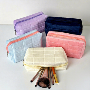 Pillow Makeup Bag <b>Large</b> Capacity Quilted Velvet Cosmetic Organizer Travel Toiletry Pouch Portable Makeup Storage Bag - Product Image 2