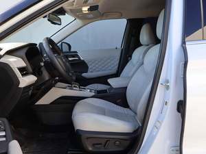 Pre-owned Clean 2022 Mitsubish-i outlander sel - Product Image 3
