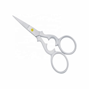 Ciseaux à cuticules en acier inoxydable, très vendus en gros en 2020, populaires pour la coupe des ongles. - Product Image 1
