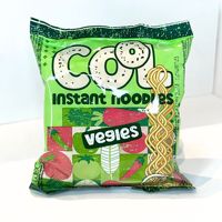 Nouilles instantanées aux légumes frites COOL 60g, bloc de farine de blé, 18% de matières grasses, durée de conservation de 12 mois, prêtes en 3 minutes, certifiées HALAL/Kosher