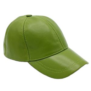 Vente en gros Casquette de baseball en cuir unisexe de luxe à 6 panneaux, couleurs unies avec logo personnalisé, couvre-chef à boucle en métal, caractéristique commune du tissu - Product Image 1