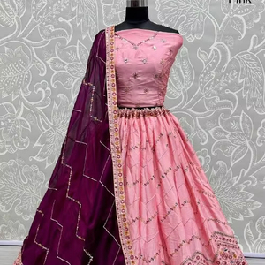 Hermoso bordado Lehenga Choli con lentejuelas y trabajo Zari - Product Image 1