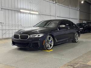 BMW Série 5 M550i xDrive d'occasion haut de gamme à prix réduit 2023 à vendre - Product Image 3