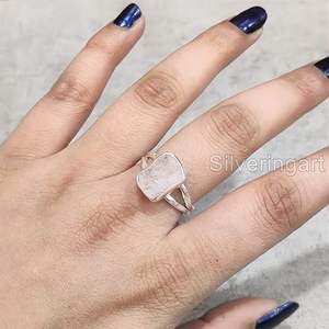 Bague pour femme en quartz rose naturel, pierre de naissance d'avril, martelée, cadeau de Noël, bijoux faits à la main, bague en argent sterling 925 - Product Image 1