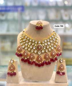 Exquisite <b>Kundan</b> Polki Bridal <b>Jewelry</b> Set Handcrafted Indian Necklace and Earrings for Wedding Special Occasions at Best Price - Product Image 2