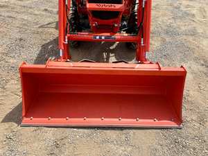 2023 para tractor de jardín Kubota L3302 4WD con componente central del motor para uso en exteriores - Product Image 6