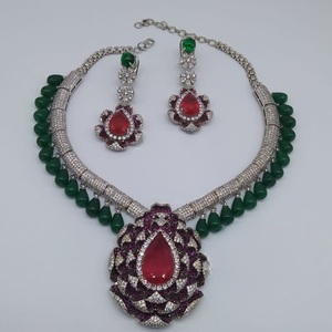 ชุดสร้อยคอเพชร Zircon ประดับด้วยต่างหูแฟชั่นคุณภาพสูงสีเงินคุณภาพสูงพร้อมต่างหูคอลเลกชั่นสำหรับผู้หญิง - Product Image 1